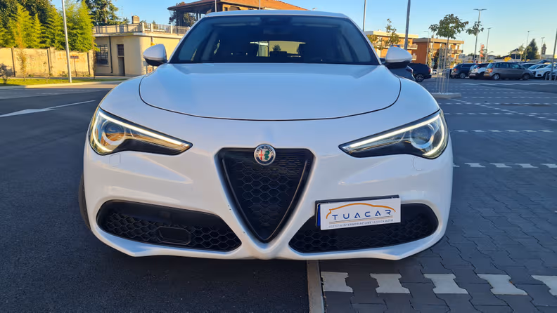 Alfa Romeo Stelvio - 2