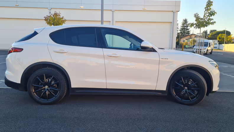 Alfa Romeo Stelvio - 4