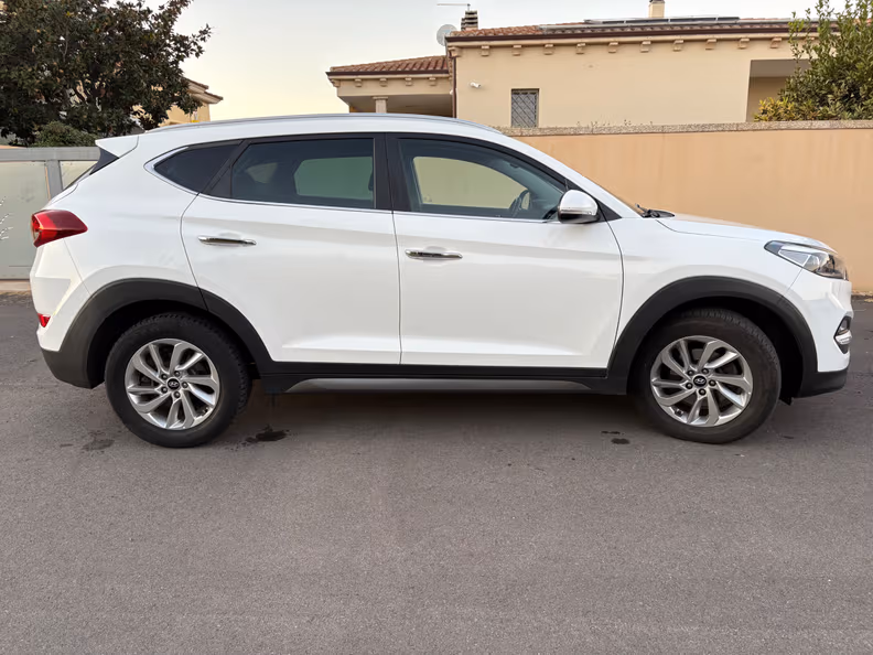 Hyundai Tucson - 4