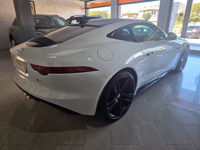Jaguar F-Type - 4