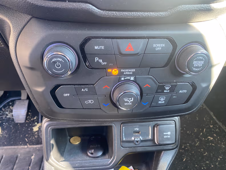 Jeep Renegade - 16