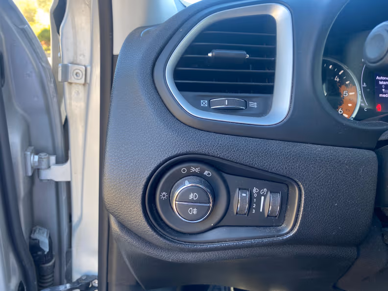 Jeep Renegade - 28