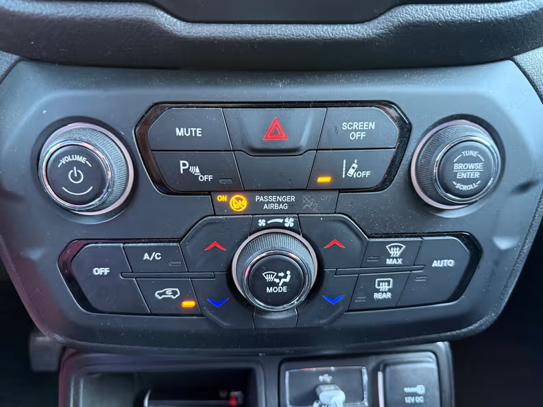 Jeep Renegade - 17