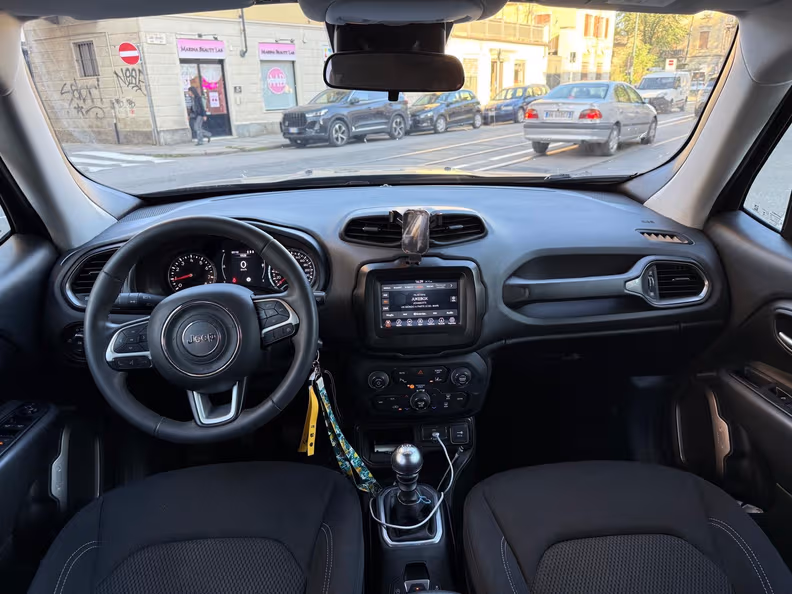 Jeep Renegade - 12