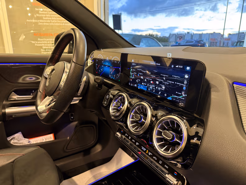 Mercedes-Benz GLA-Class - 17