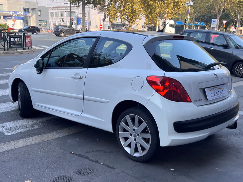 Peugeot 207 - 6