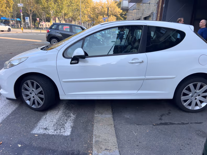 Peugeot 207 - 19