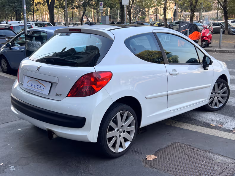 Peugeot 207 - 4