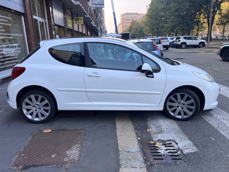 Peugeot 207 - 21
