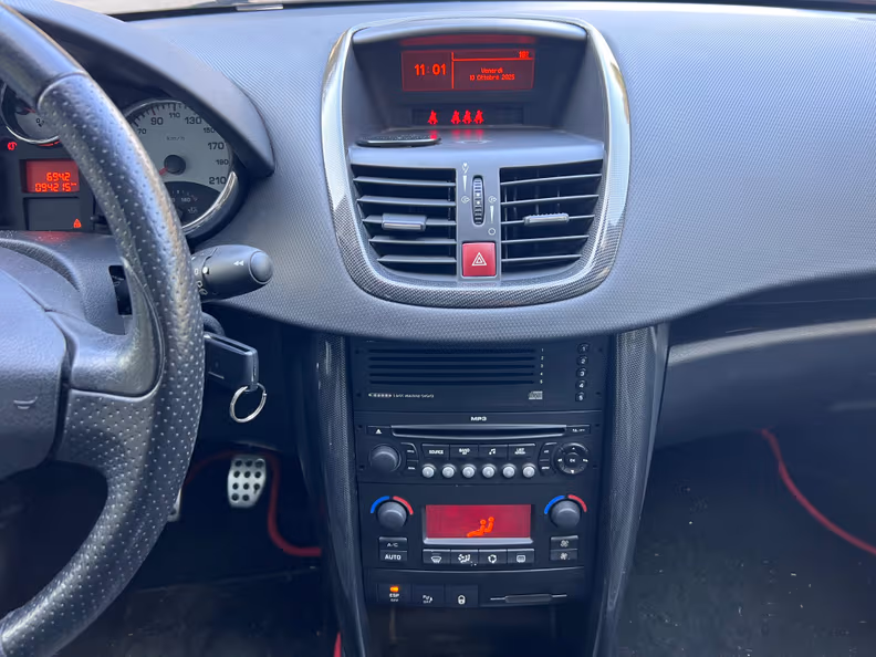 Peugeot 207 - 15