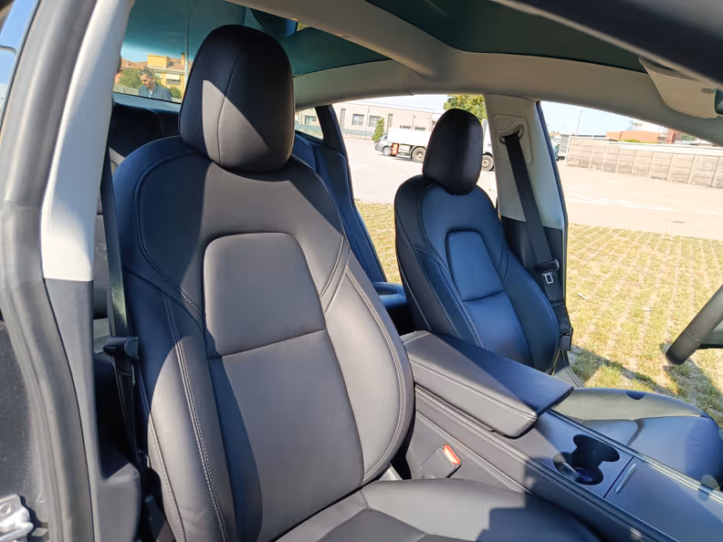 Tesla Model 3 - 16