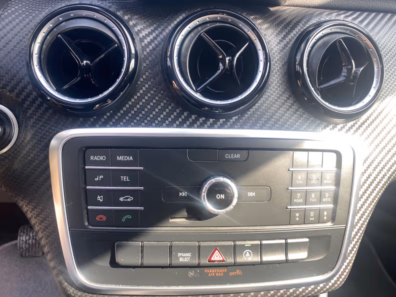 Mercedes-Benz GLA-Class - 32