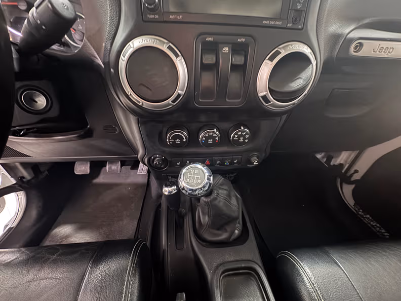 Jeep Wrangler - 13