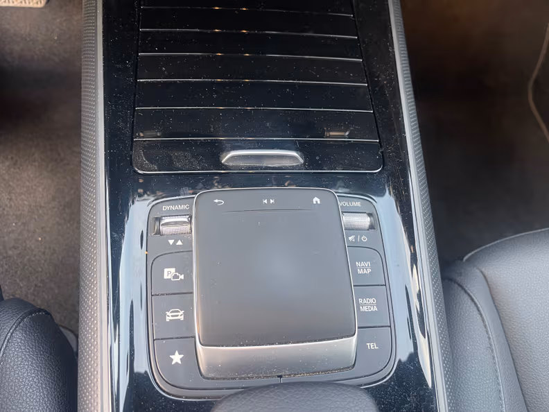 Mercedes-Benz GLA-Class - 23