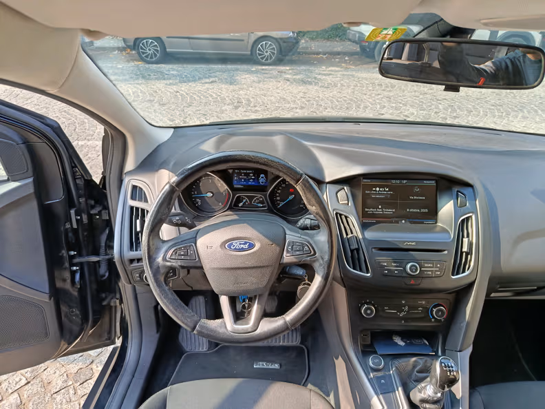 Ford Focus - 38