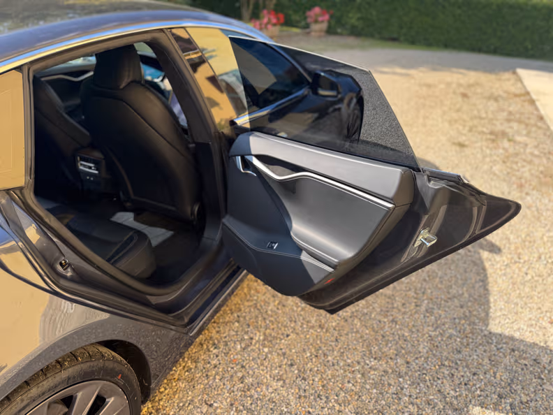 Tesla Model S - 25