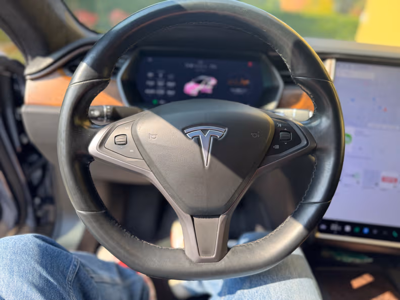 Tesla Model S - 12