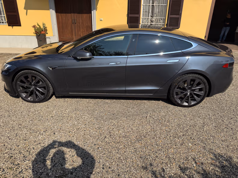Tesla Model S - 2