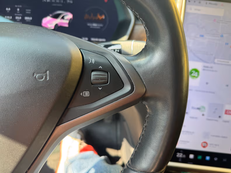 Tesla Model S - 14