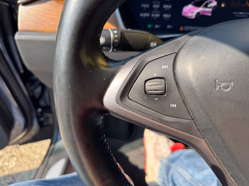 Tesla Model S - 13
