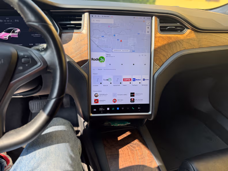 Tesla Model S - 17