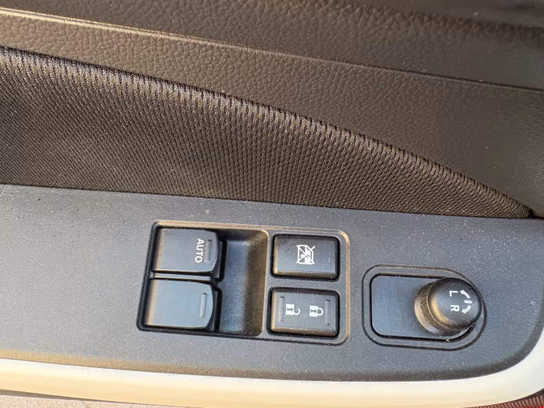 Suzuki Swift - 23