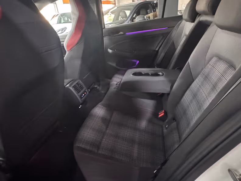 Volkswagen Golf - 11