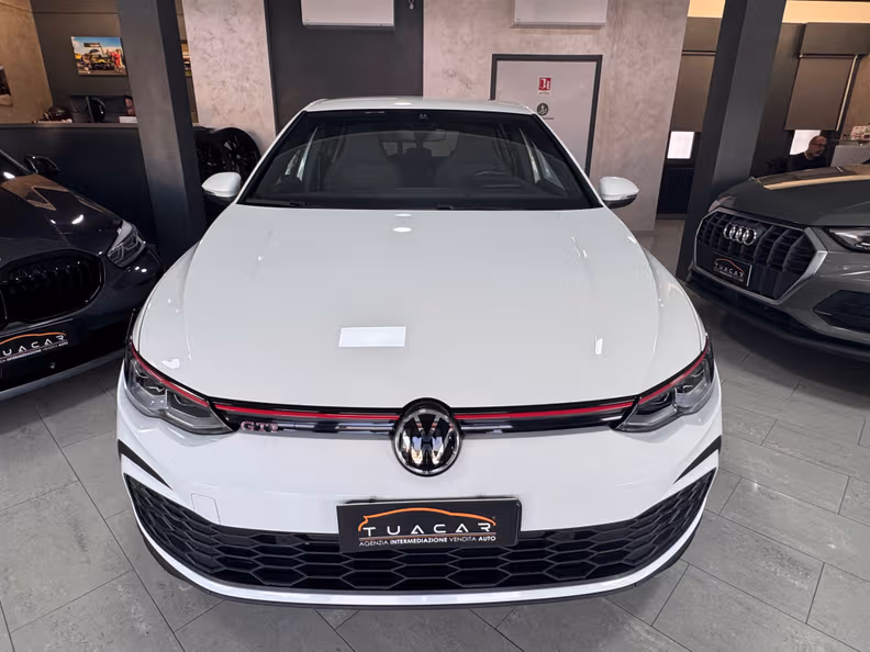 Volkswagen Golf - 2