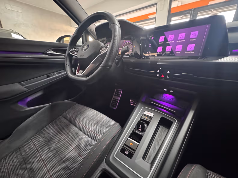 Volkswagen Golf - 14