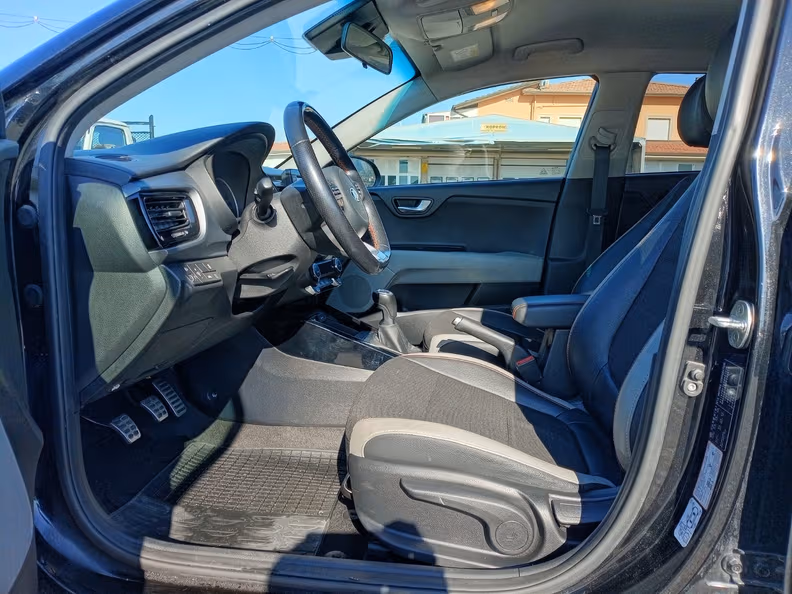 Kia Stonic - 28