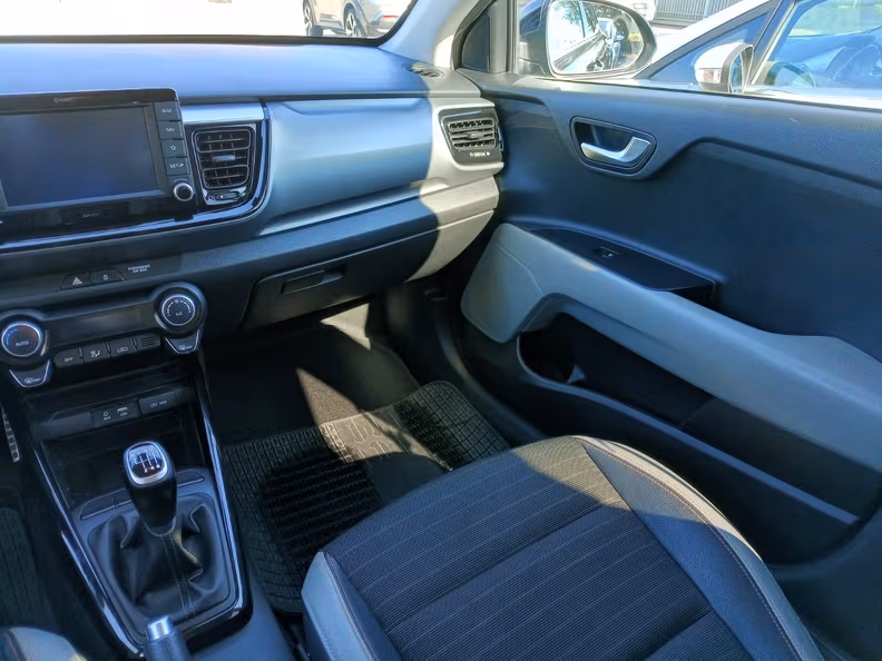 Kia Stonic - 26