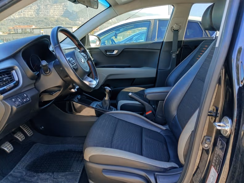 Kia Stonic - 17