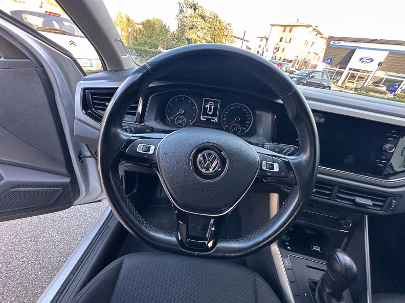 Volkswagen Polo - 13