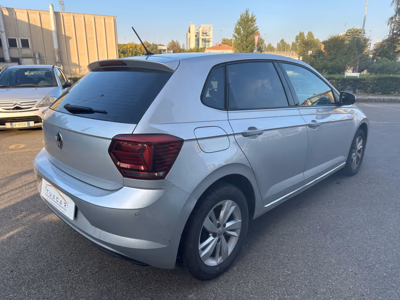 Volkswagen Polo - 5