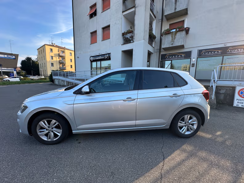 Volkswagen Polo - 2