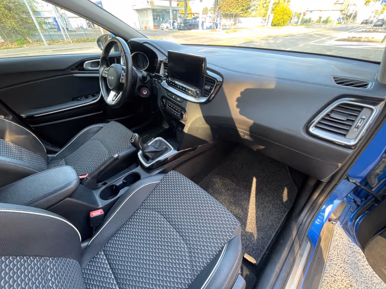 Kia XCeed - 32