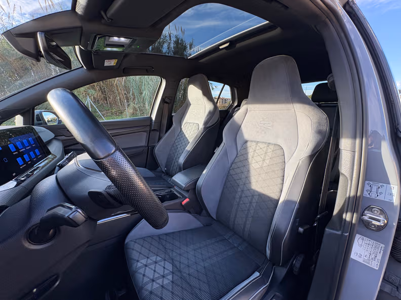 Volkswagen Golf - 14