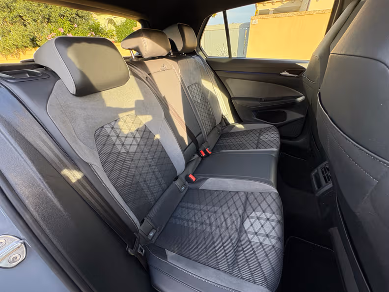 Volkswagen Golf - 29