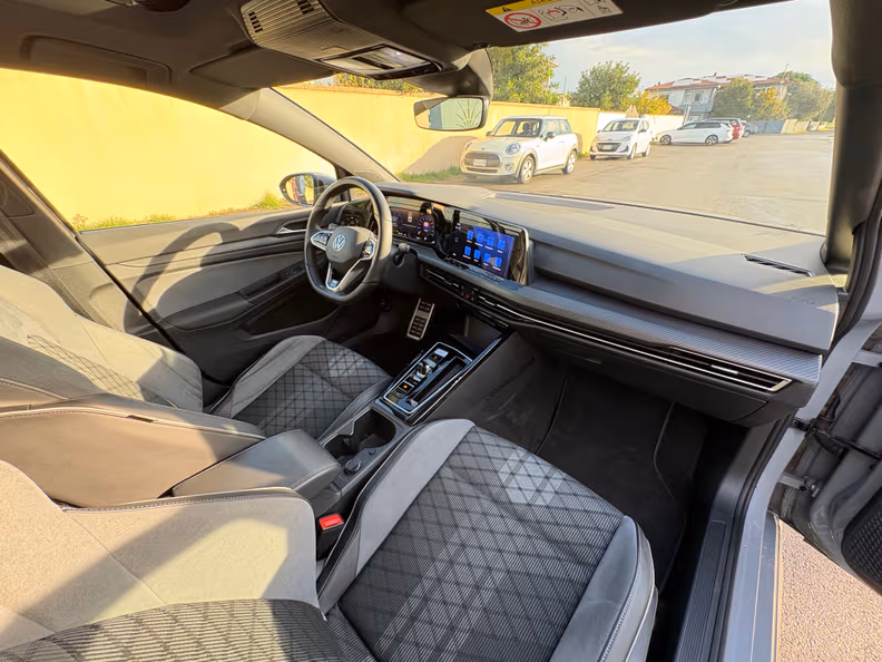 Volkswagen Golf - 17