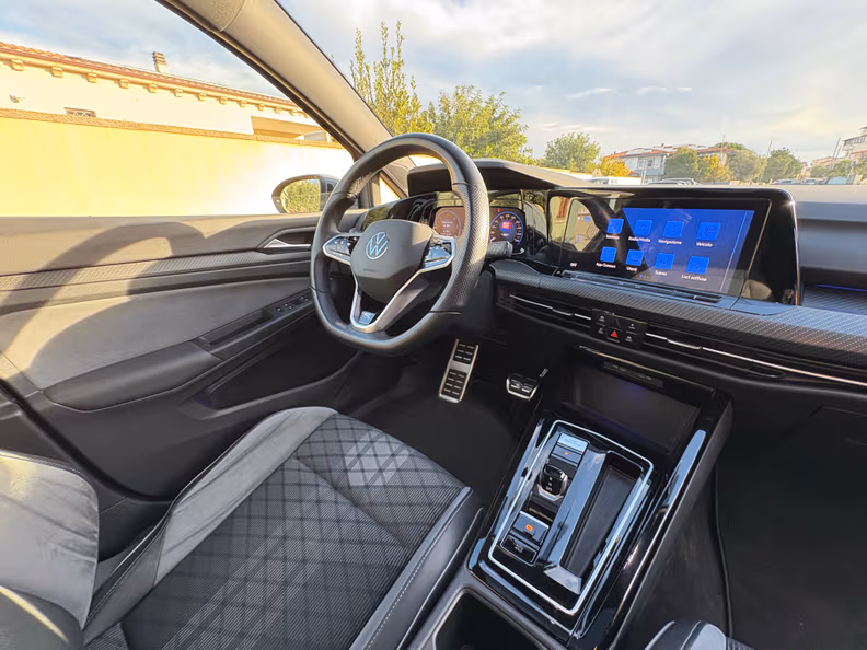 Volkswagen Golf - 16