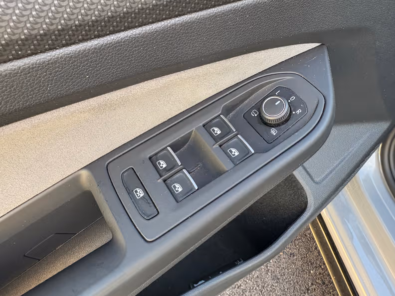 Volkswagen Golf - 13