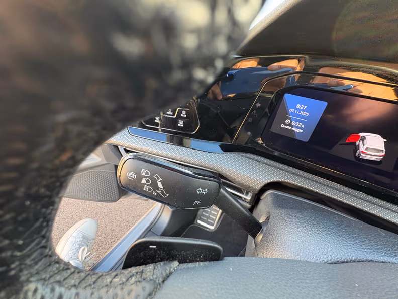 Volkswagen Golf - 33