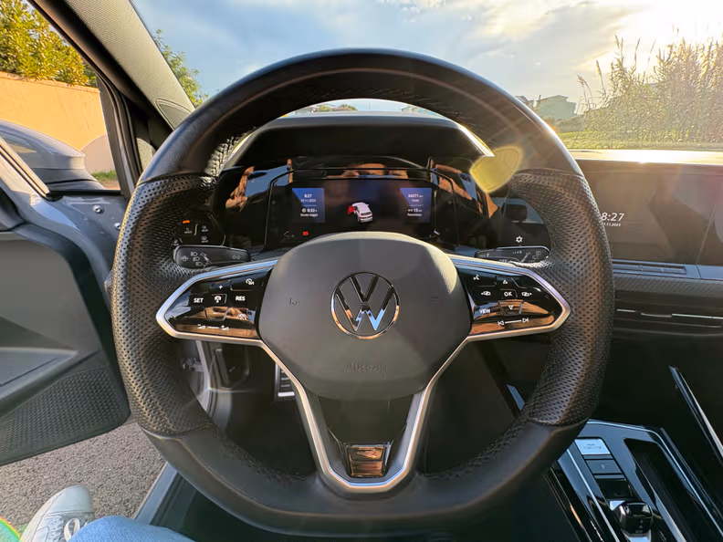 Volkswagen Golf - 18