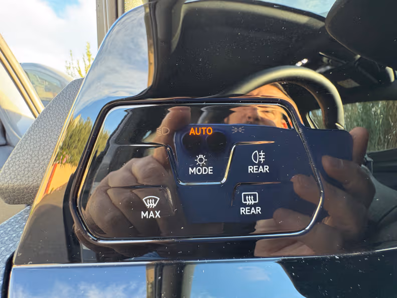 Volkswagen Golf - 22