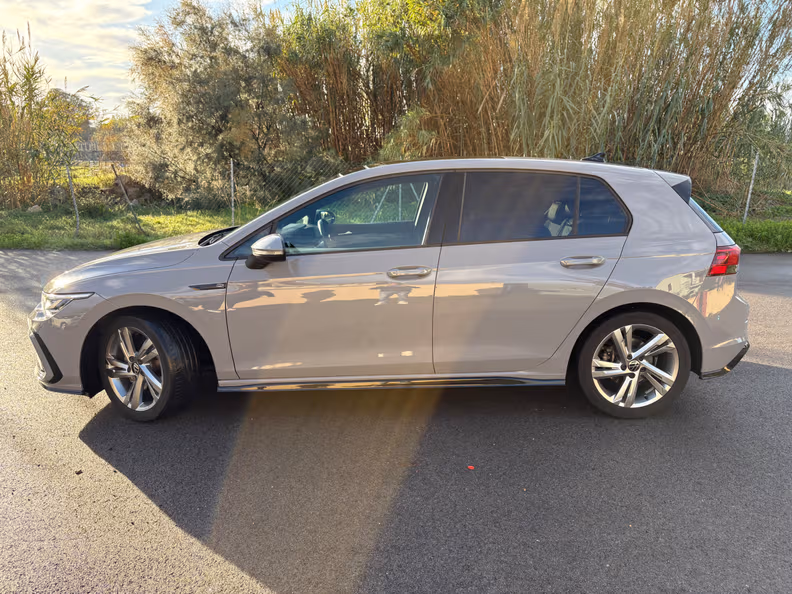 Volkswagen Golf - 8