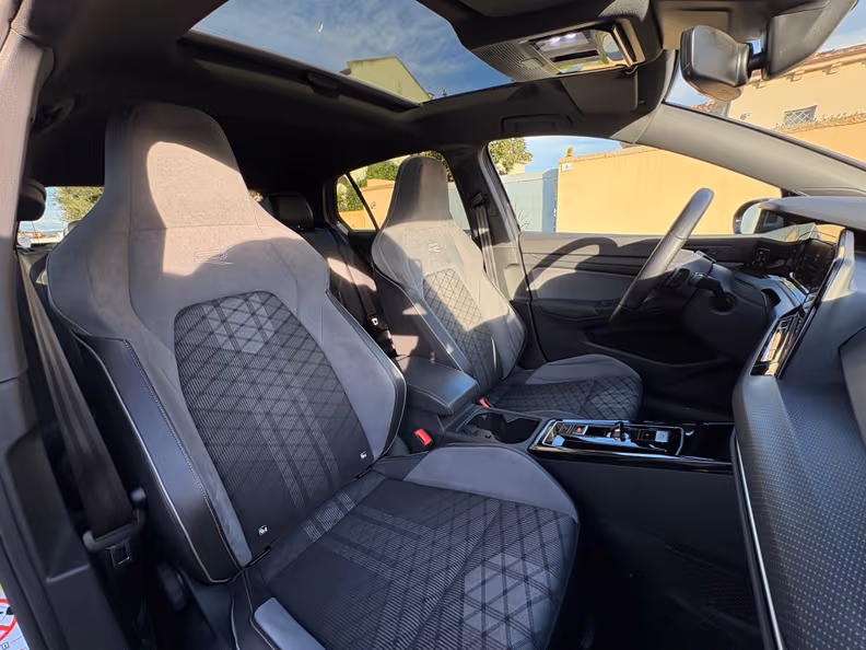 Volkswagen Golf - 30