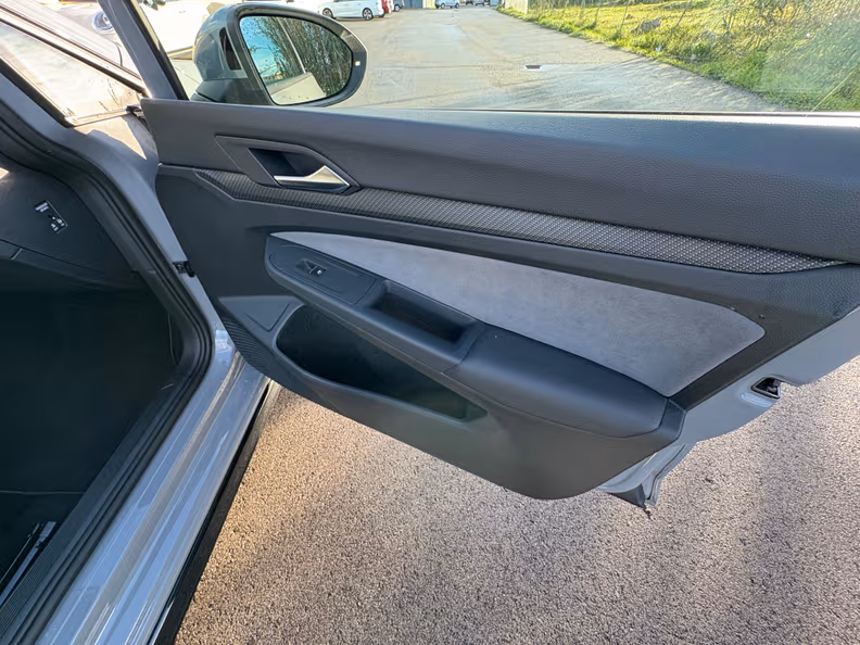 Volkswagen Golf - 31