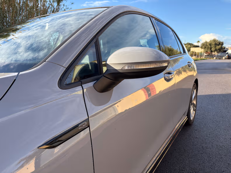 Volkswagen Golf - 10