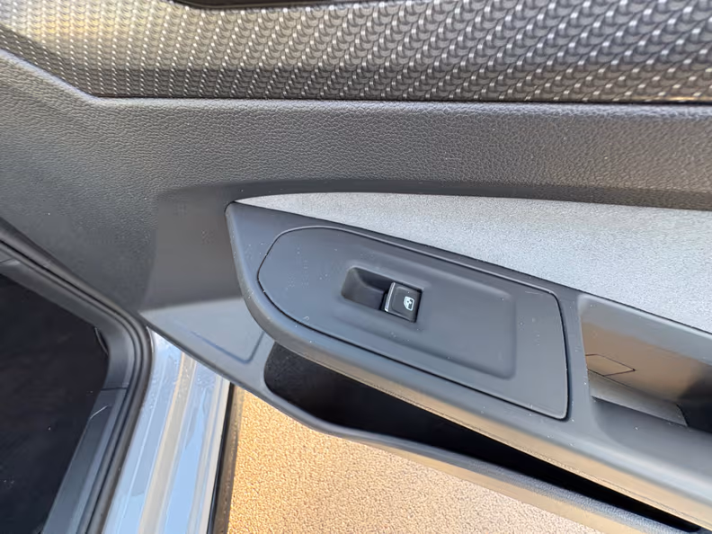 Volkswagen Golf - 32