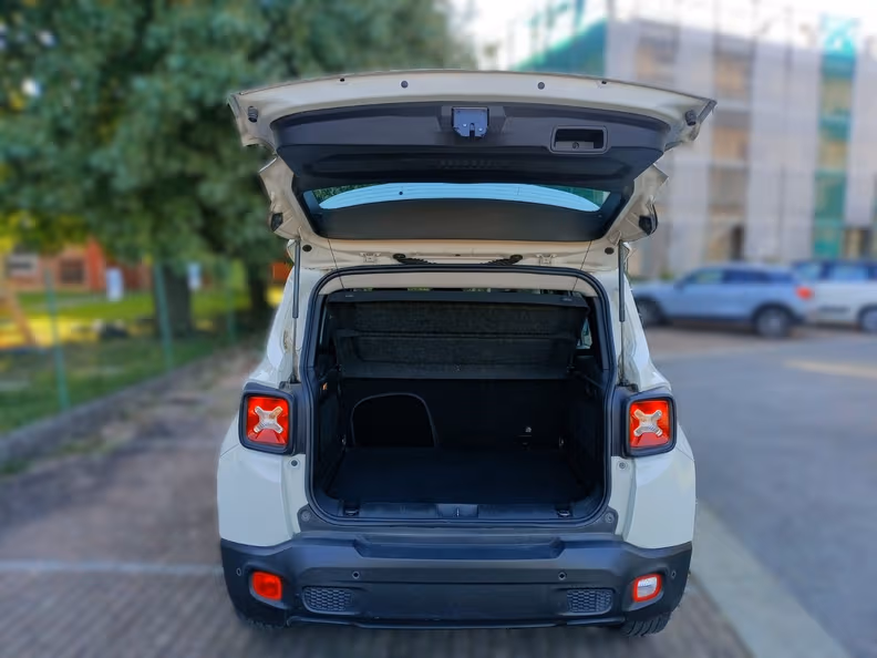 Jeep Renegade - 11